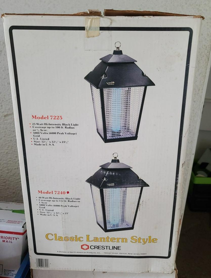 Crestline Model 7225 Bug Light (1 of 1)
