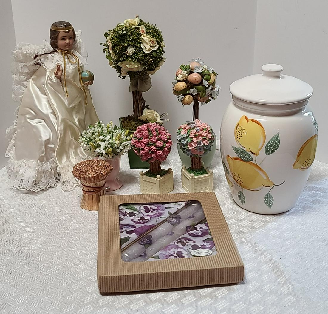 Vintage Decor & Lemon Cookie Jar: Vintage Decor & Lemon Cookie Jar