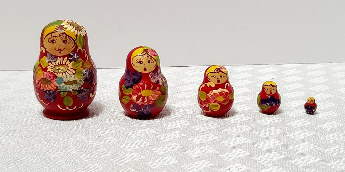 Vtg Handpainted Nesting Dolls Largest 3": Vtg Handpainted Nesting Dolls Largest 3"