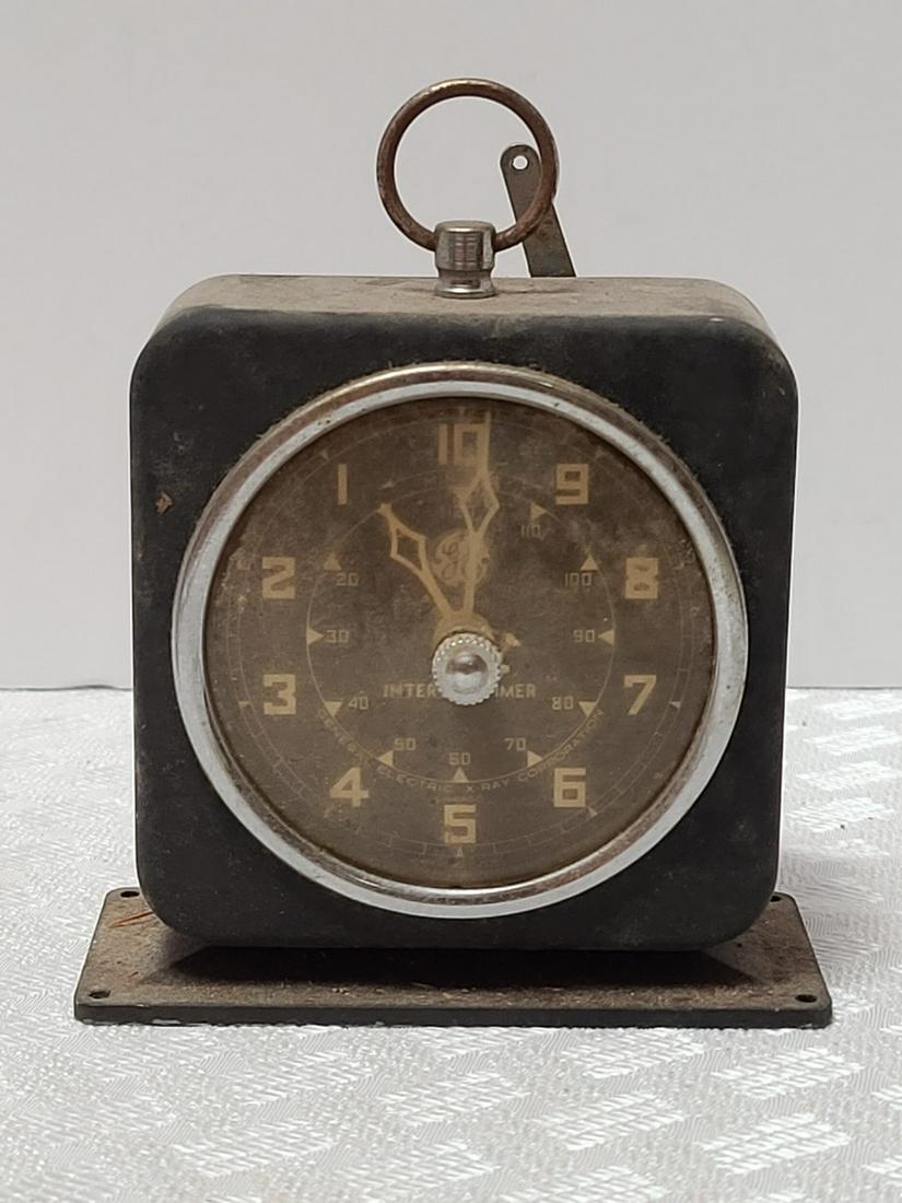 Vintage Metal Clock: 4.5x5.5"