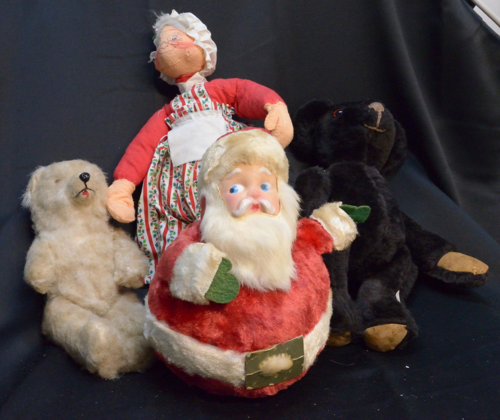Vintage Stuffed Figures with Wind Up Jingle Bells Song (1 of 1)