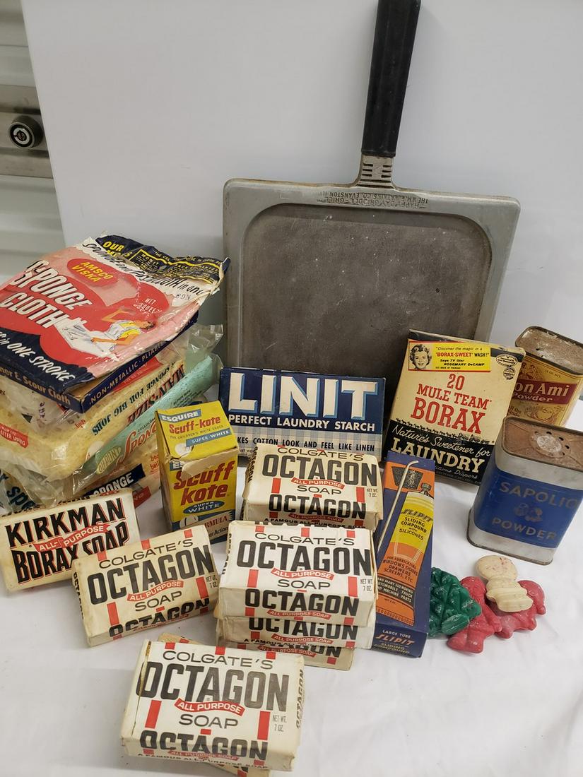 Lot of vintage kitchen items (1 of 1)