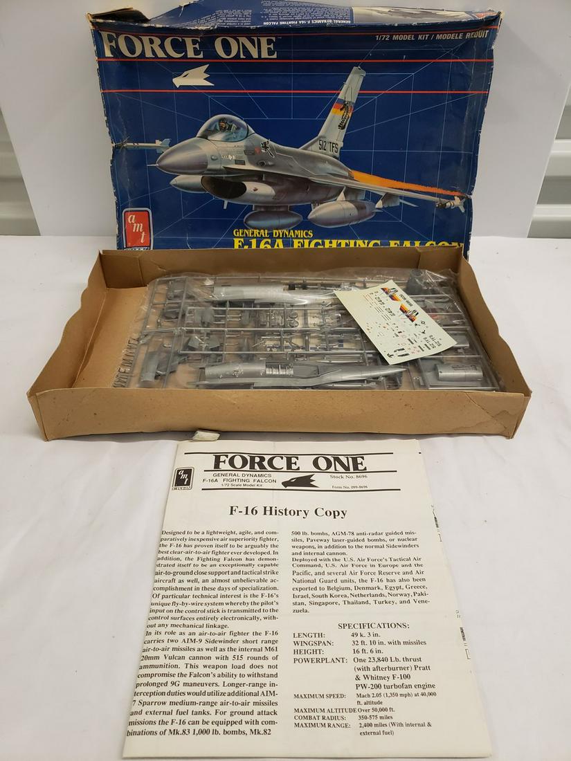AMT Force Once F-16 Fighting Falcon model plane (1 of 1)