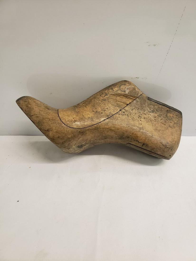 Wooden Asian shoe sizer: Wooden Asian shoe sizer