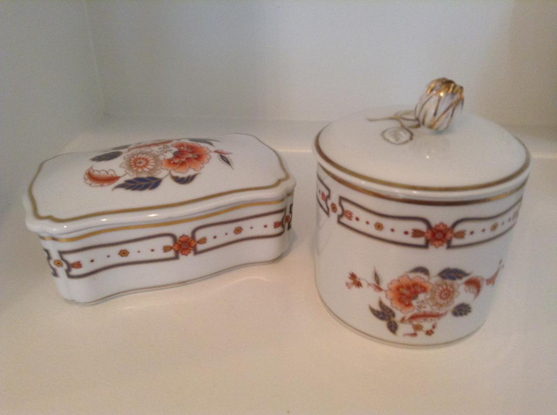 Pair of Signed Richard Ginori lidded vanity boxes (1 of 1)