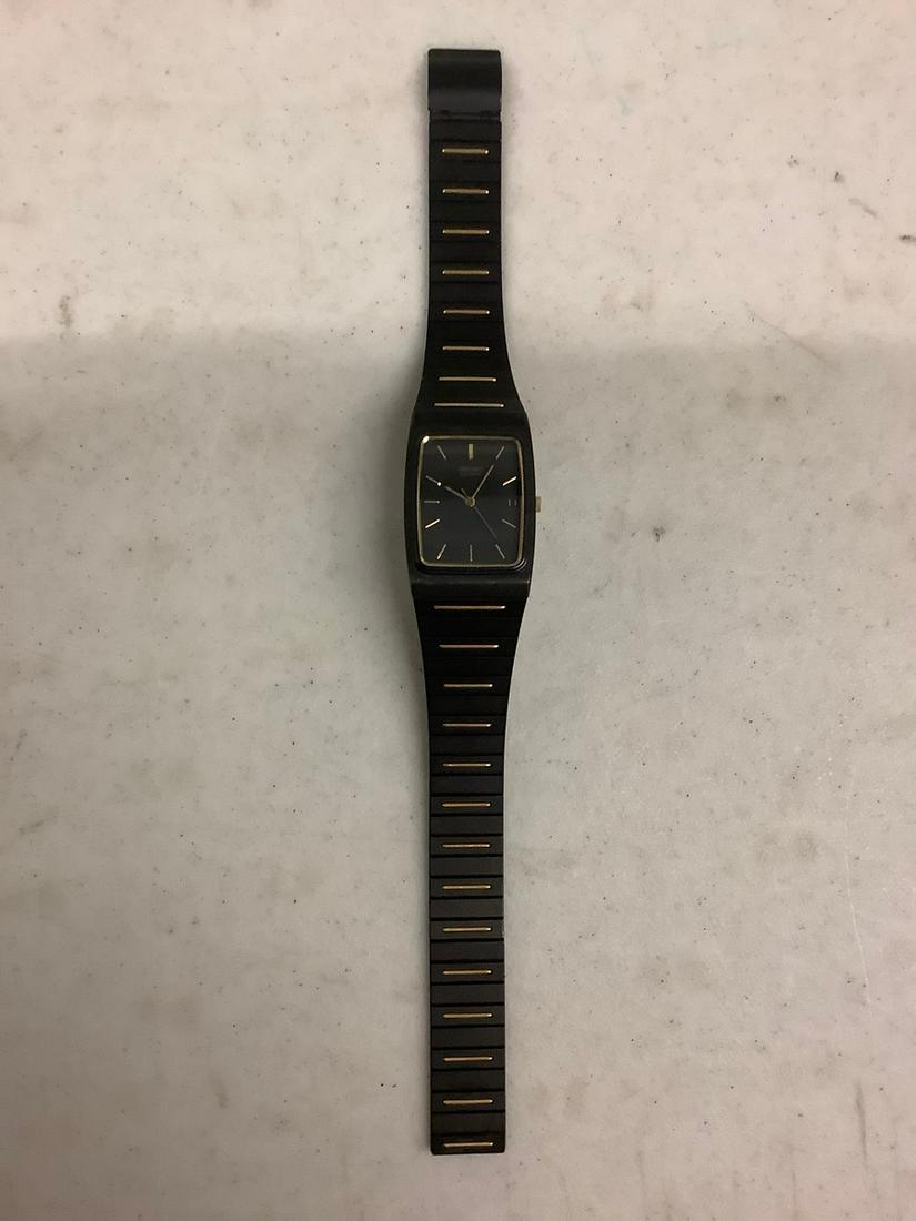 vitnage seiko black face quartz watch: vitnage seiko black face quartz watch