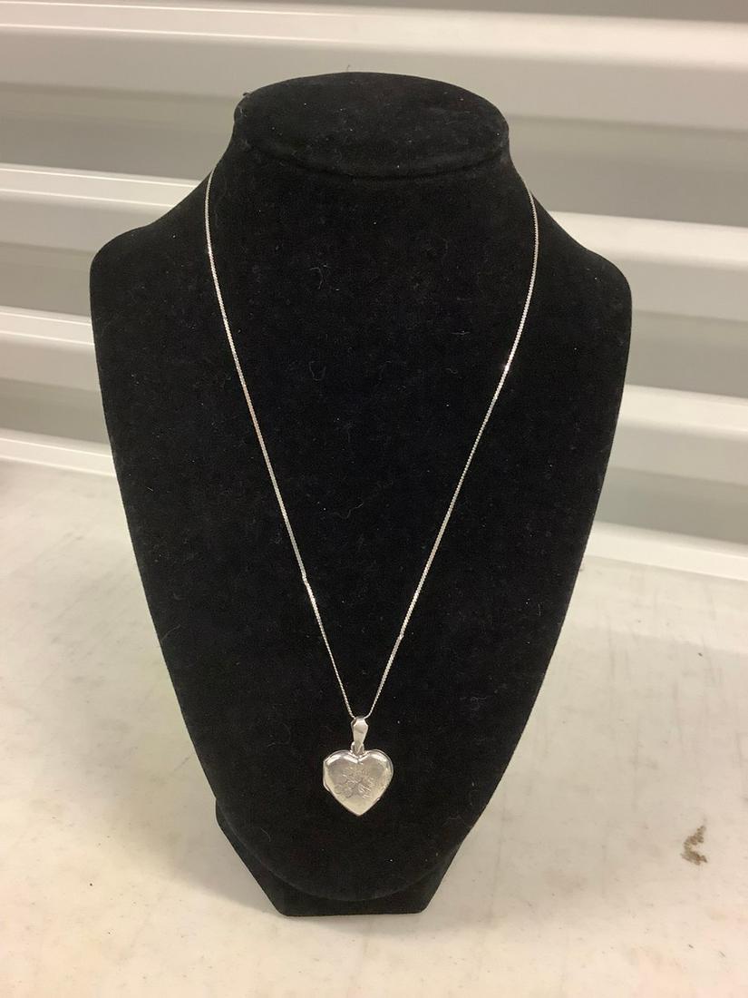 sterling chain with sterling heart locket: sterling chain with sterling heart locket