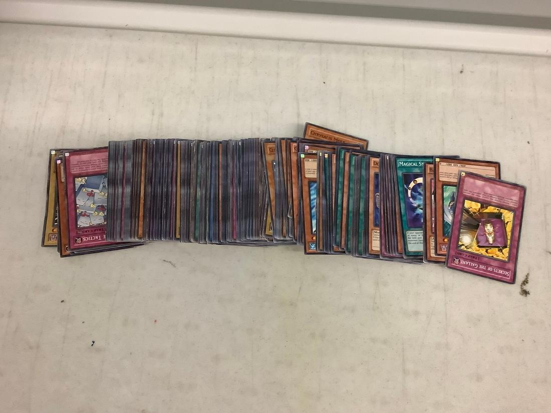 large lot of yu gi oh cards (1 of 1)