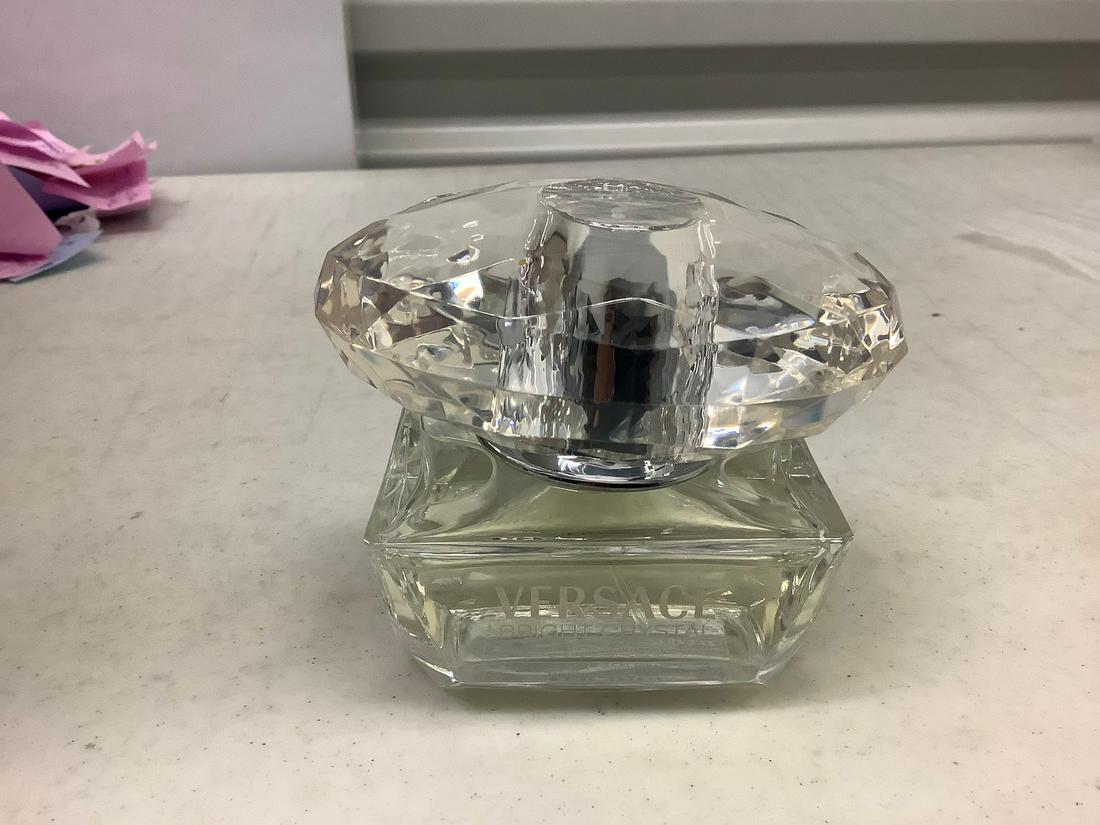 Versace "Bright Crystal" Ean de Toilette: Versace "Bright Crystal" Ean de Toilette