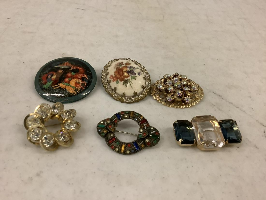 6 vintage costume jewlery broches (1 of 1)