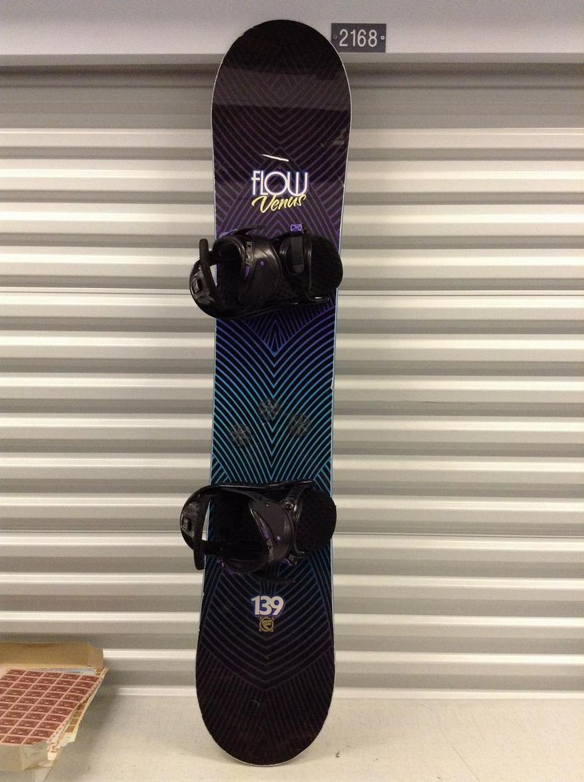 Flow venus snowboard 54 inch long (1 of 1)