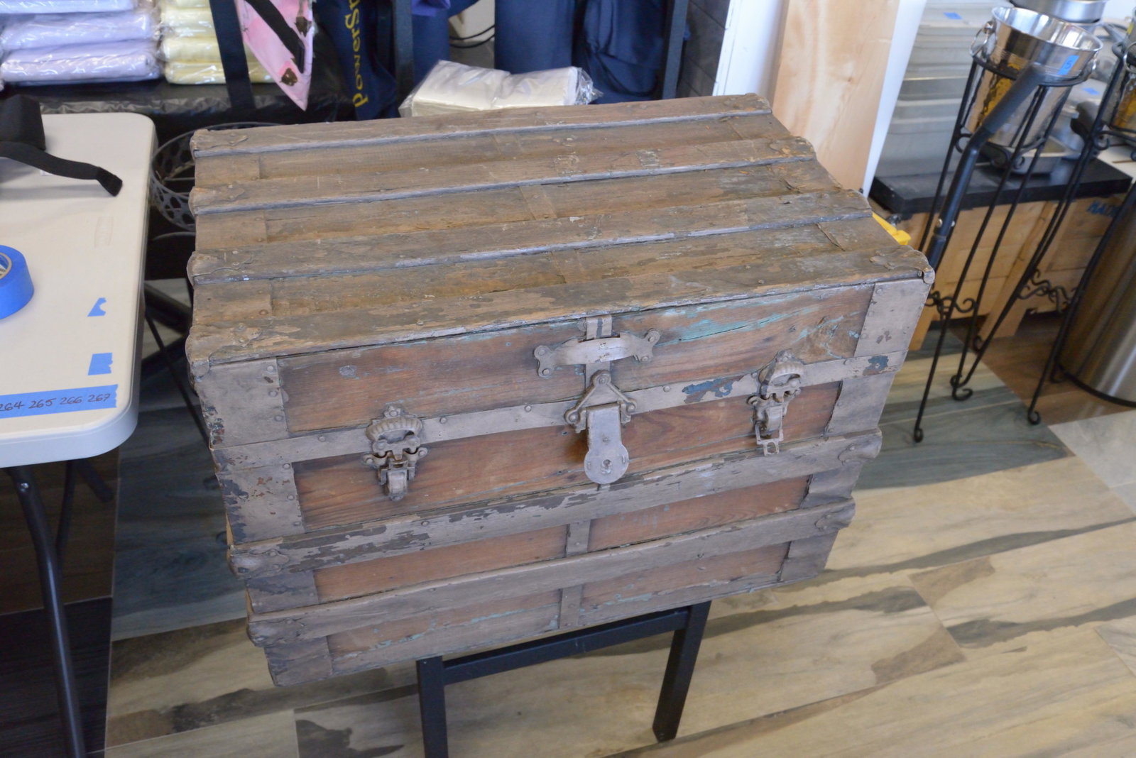 Wooden chest: 26x16.5x19"