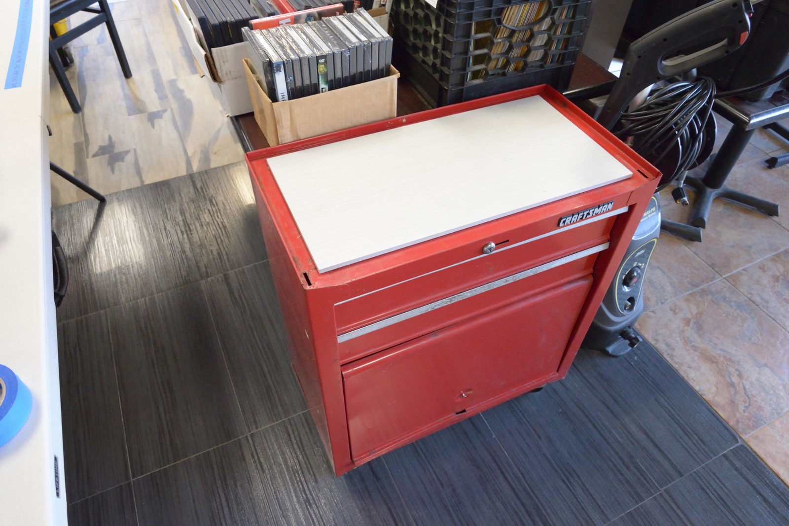 Craftsman Rolling Tool Cart with tools (1 of 2)