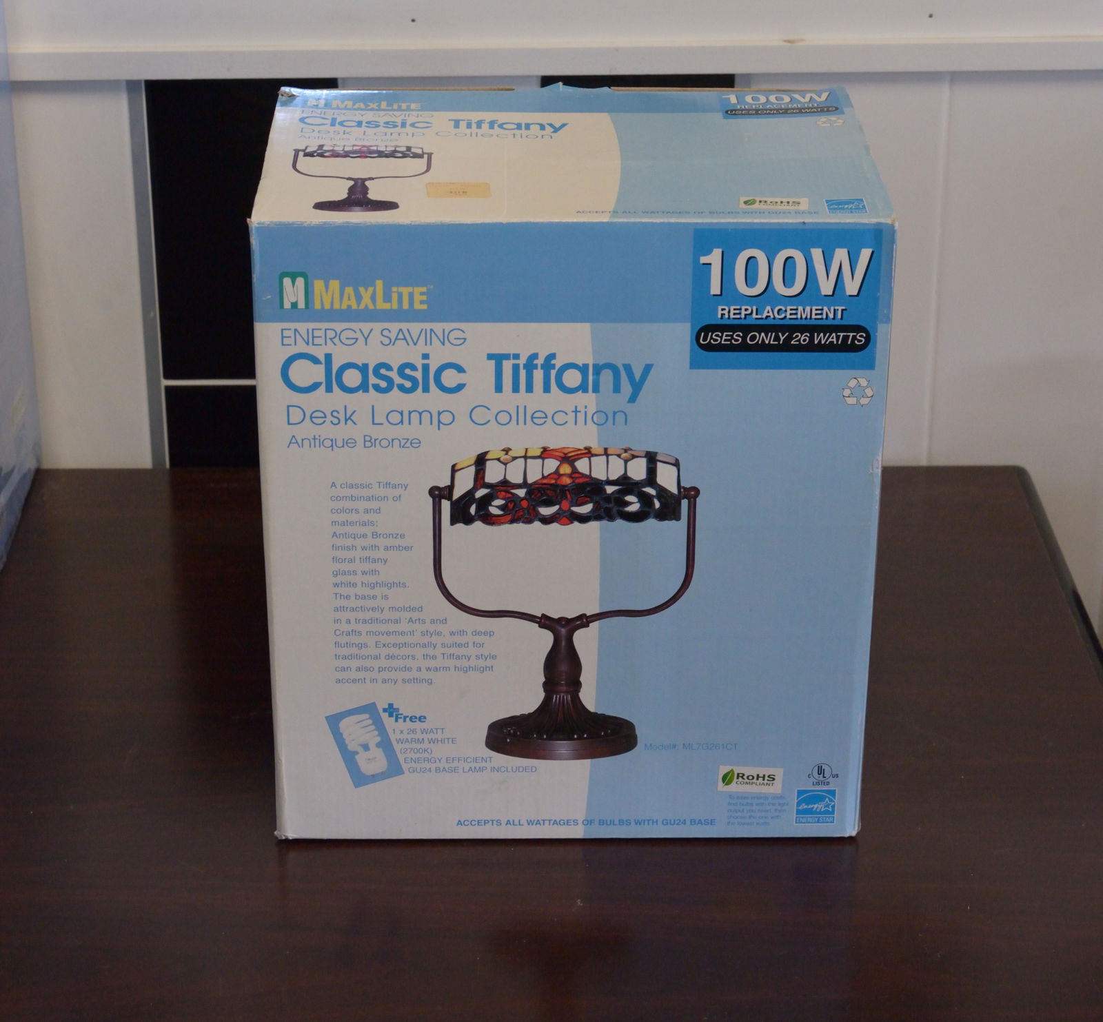 MaxLite Classic Tiffany Desk Lamp (1 of 1)