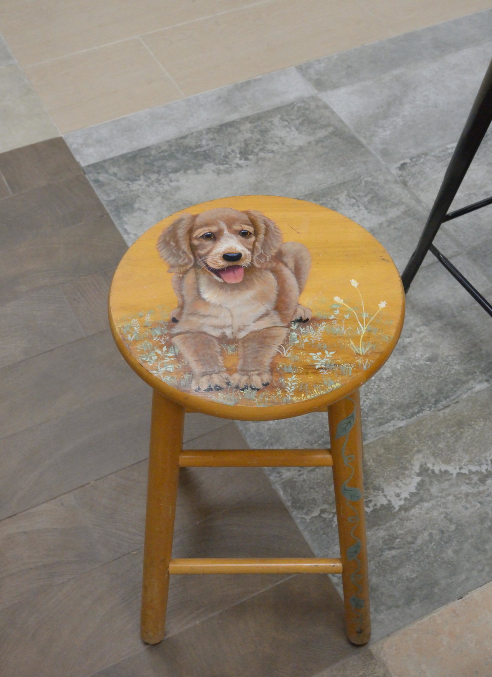Wooden stool with painted dog: Wooden stool with painted dog