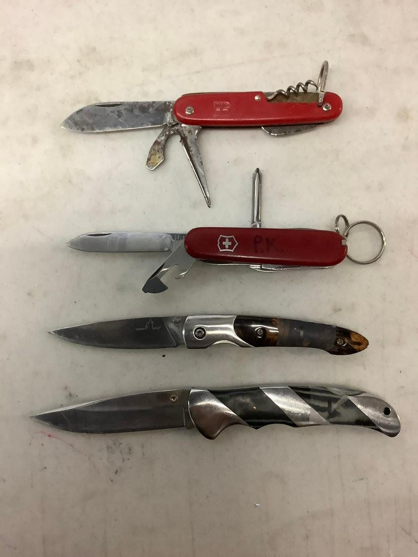 lot of pocket knifes and swiss army knives (1 of 1)