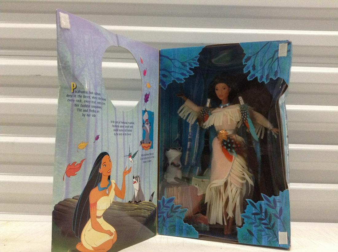 Special Edition Disney Pocahontas "Feathers in the: Special Edition Disney Pocahontas "Feathers in the Wind" Doll (Box is bent )