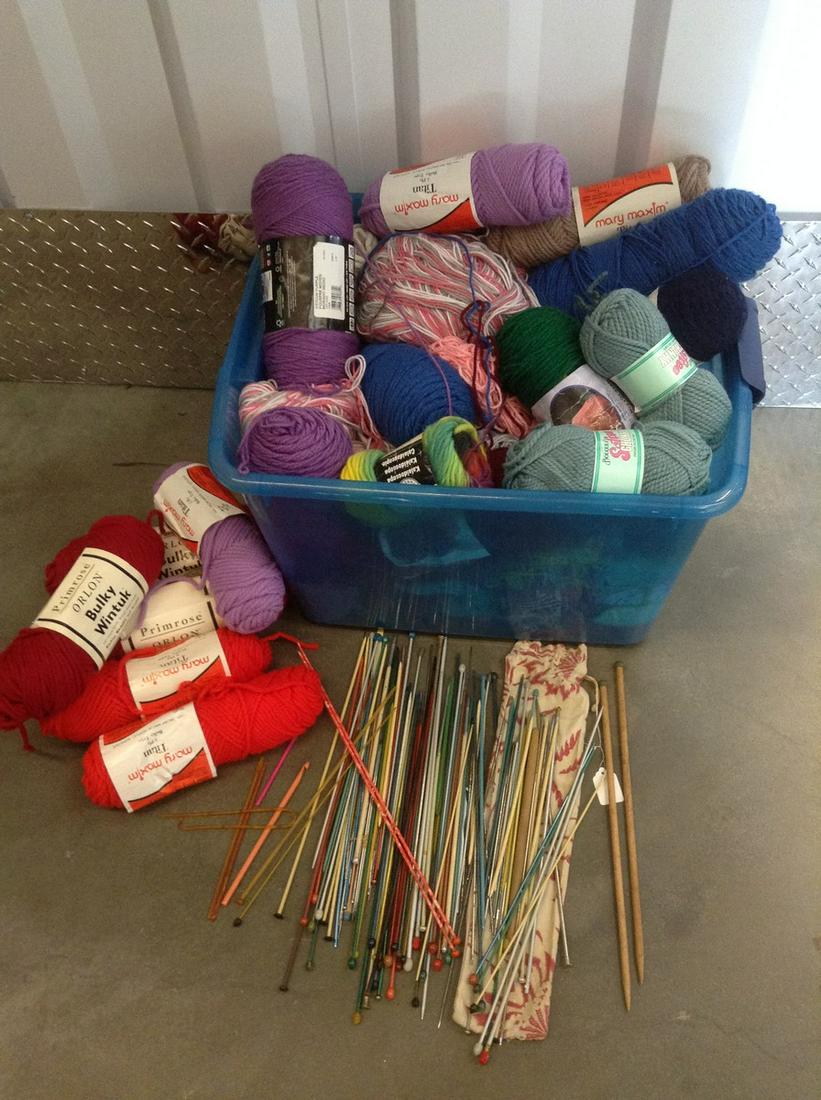 Large amount of knitting needles - probably some: Large amount of knitting needles - probably some bakelite & Huge Tote of Yarn