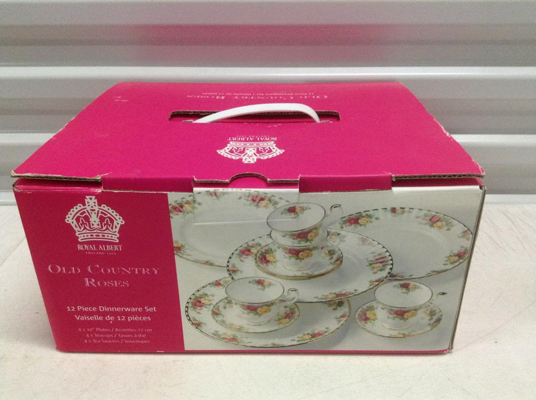 Royal Albert Old Country Roses 12 Piece Dinnerware Set (1 of 1)