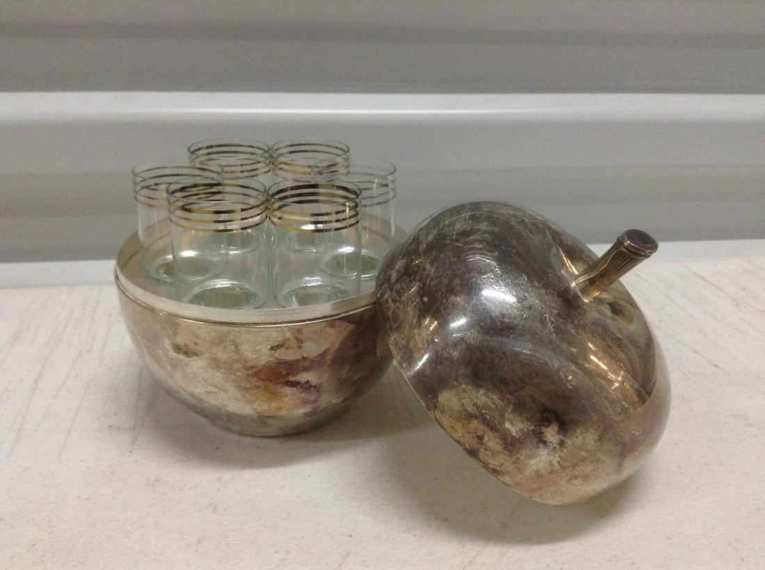 Vintage Apple Shot Glass Holder with shot glasses 5": Vintage Apple Shot Glass Holder with shot glasses 5" tall