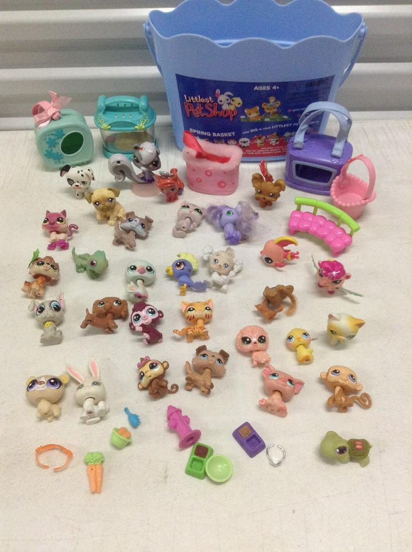Large lot of Lot of Littlest Pet Shop Figures & (1 of 1)