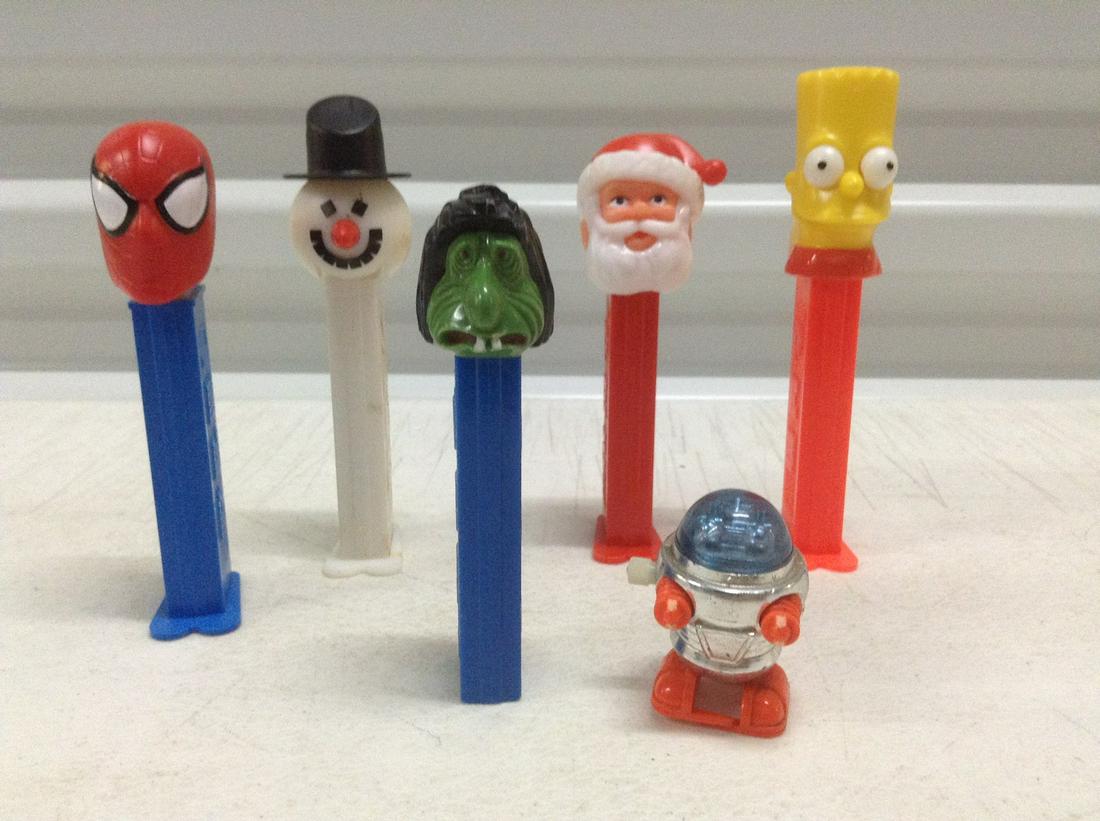 1977  Tomy Japan Wind up Robot and Vintage Pez (1 of 1)