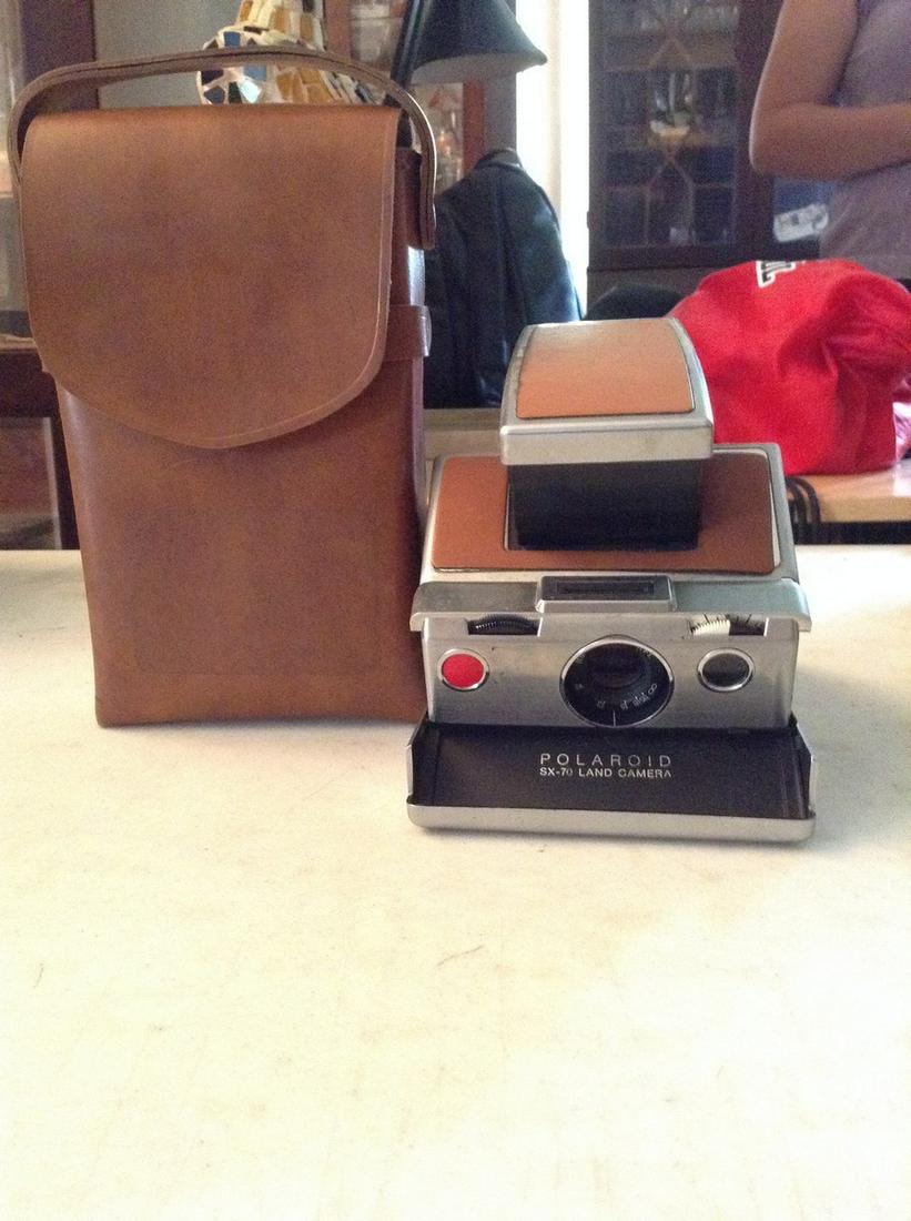 Early Polaroid SX-70 Land Camera and Case (1 of 1)