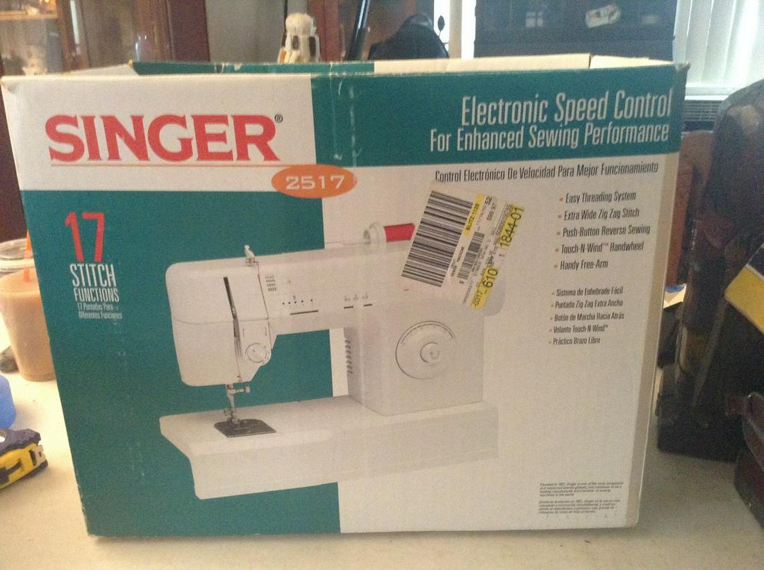 Singer Sewing Machine Model 2517 (1 of 1)