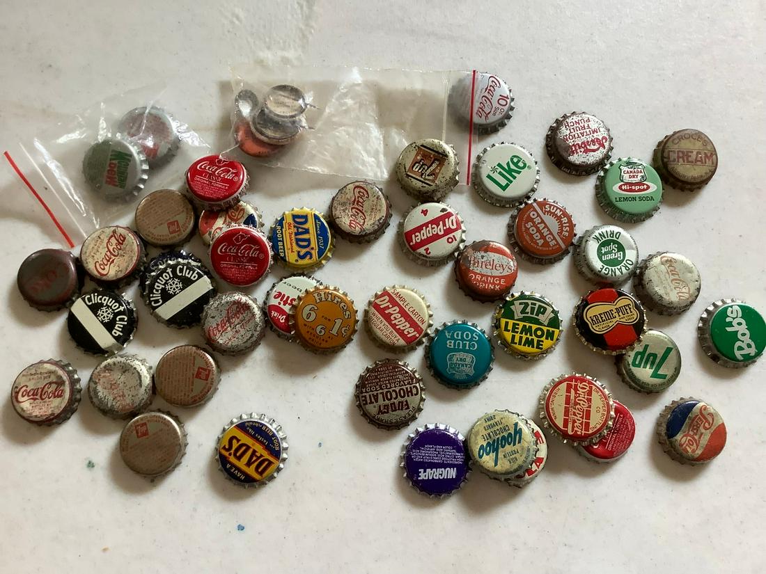 Large Amount of Bottle Caps: Large Amount of Bottle Caps