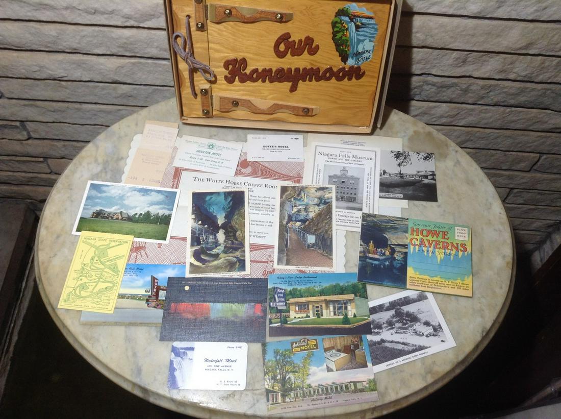 Large amount of 1950s Niagara Falls Post Cards, (1 of 1)