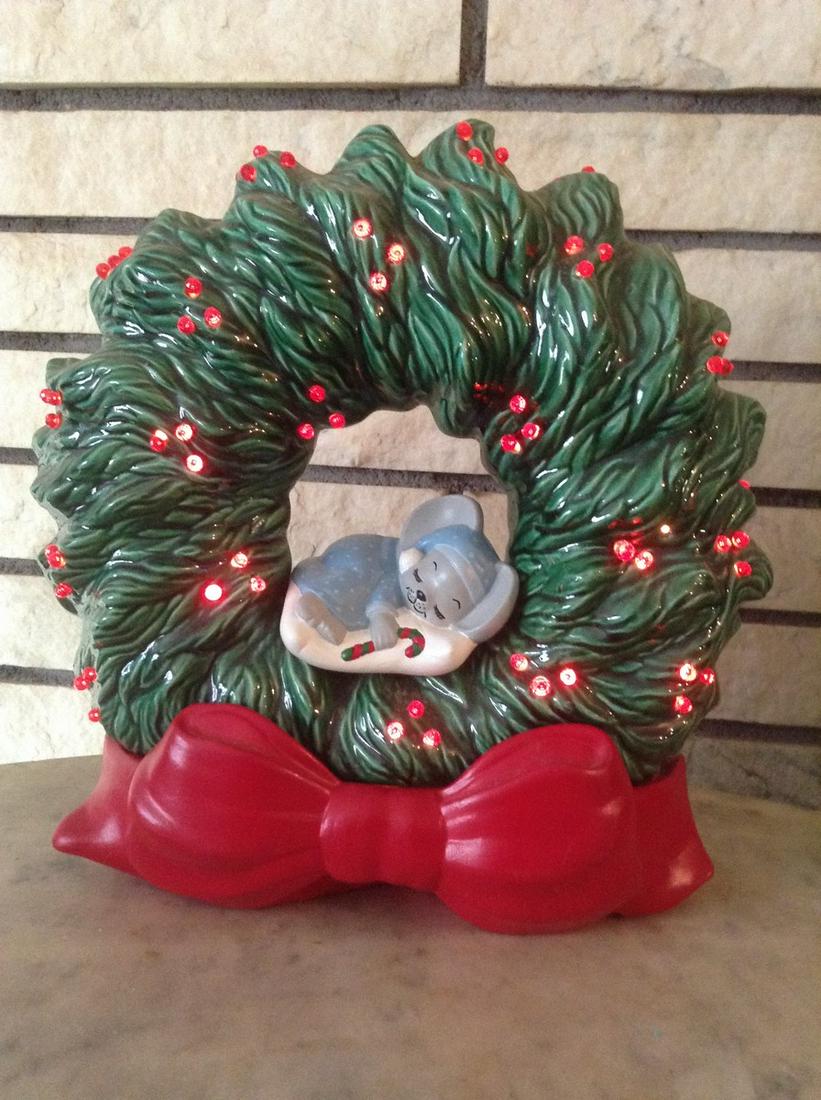 Vintage Ceramic Lighted Wreath with Sleeping Mouse (1 of 1)
