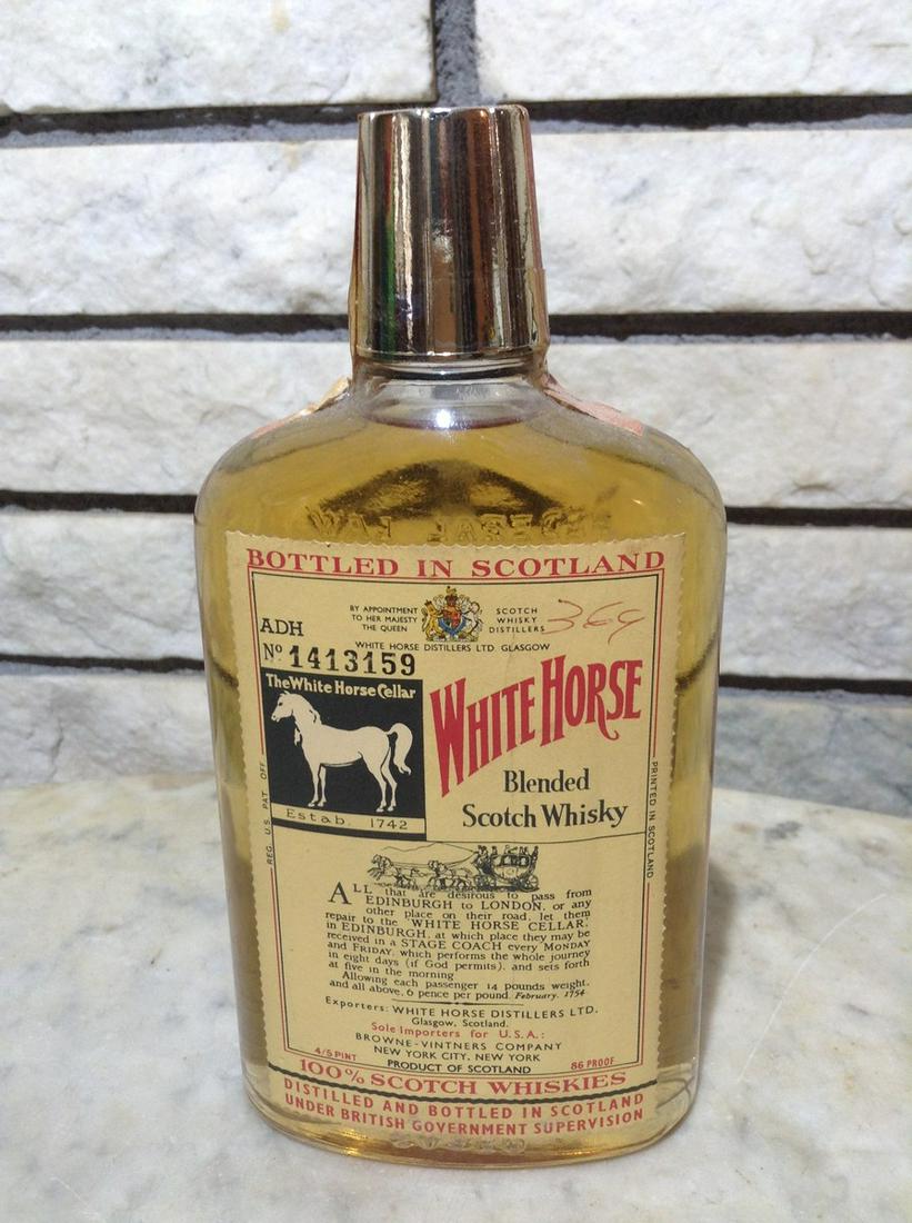 Unbroken Tax Stamp White Horse Scotch Sealed 4/5 Pint (1 of 1)