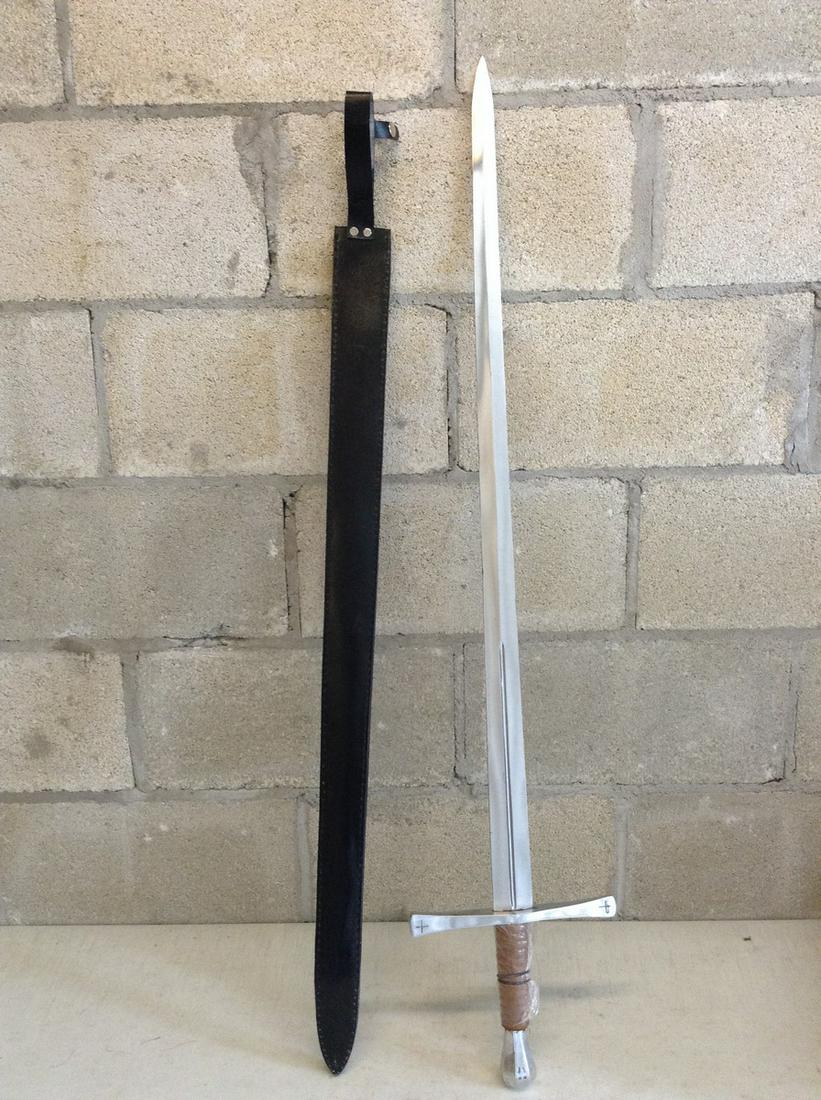 Engraved long sword made in pakistan: Engraved long sword made in pakistan