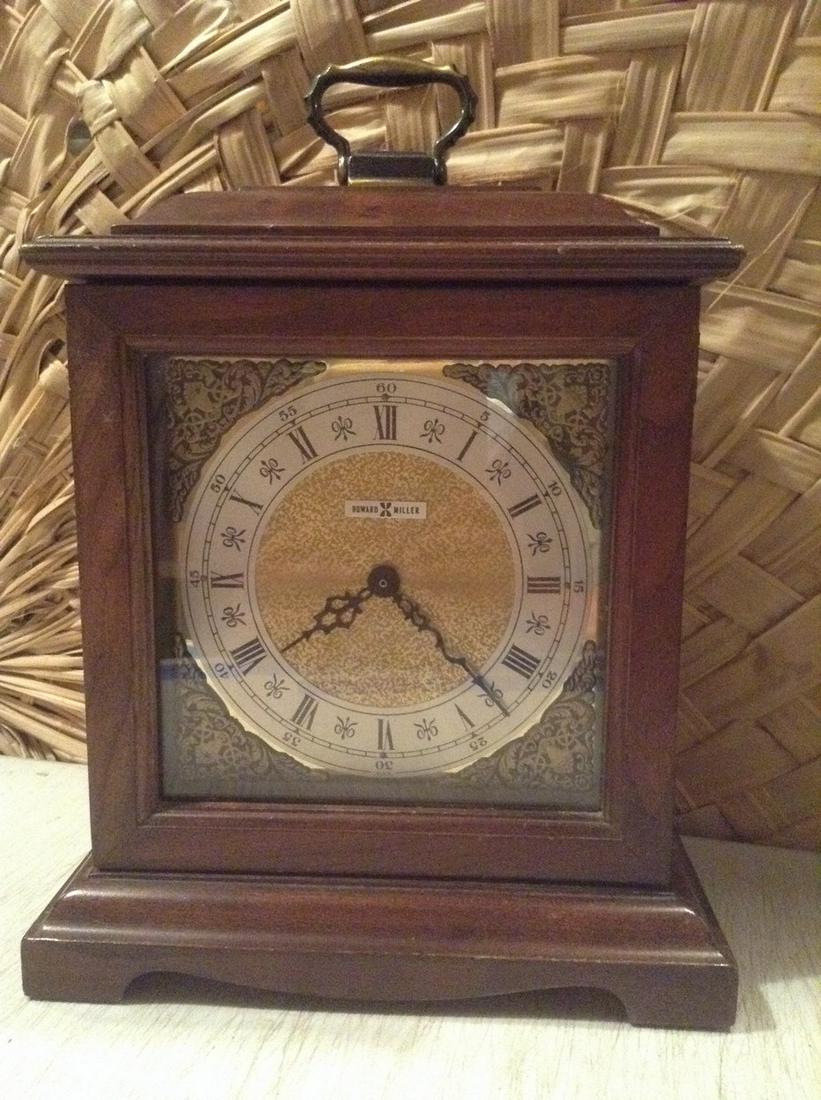 Howard Miller Mantle Clock 14" tall Battery Operated (1 of 1)