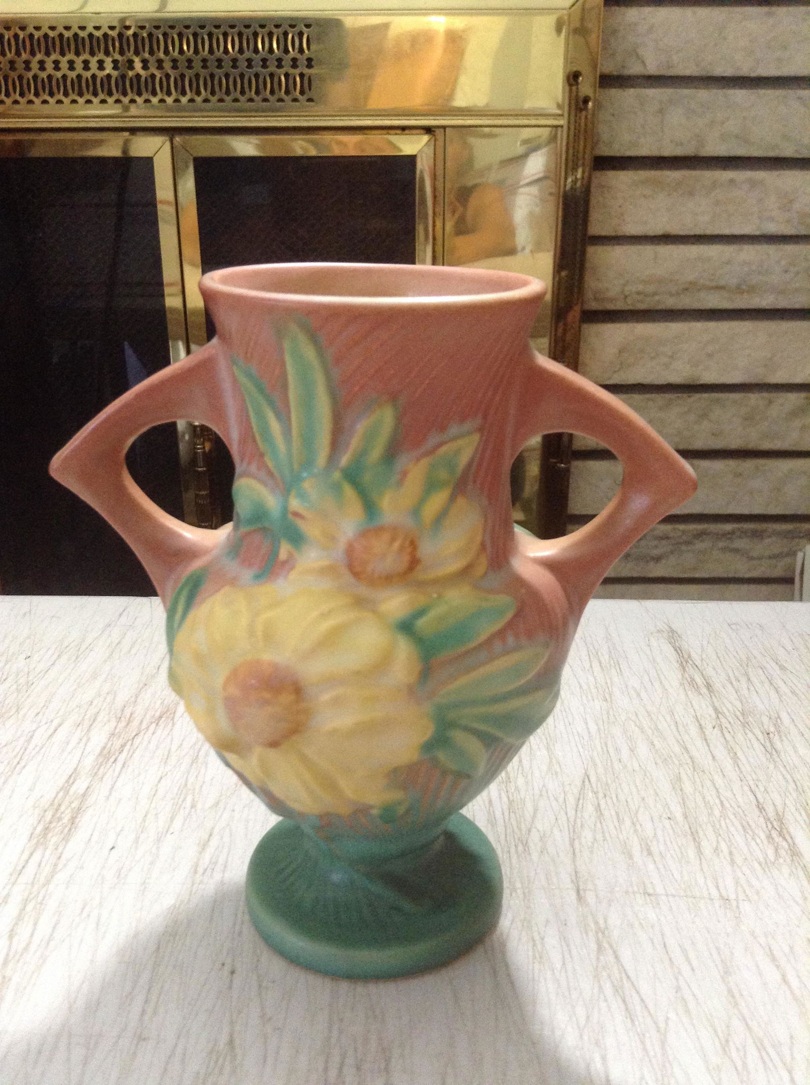 Roseville Vase 6.25" tall no chips or cracks (1 of 1)