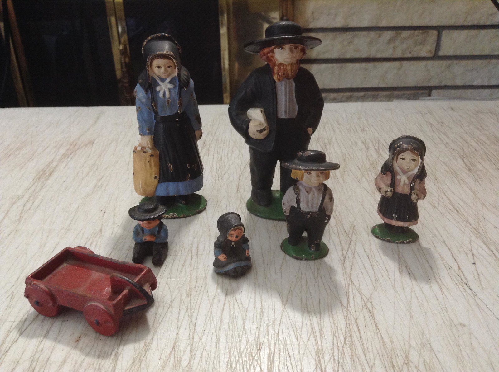 Cast Iron Amish Family tallest 5": Cast Iron Amish Family tallest 5"