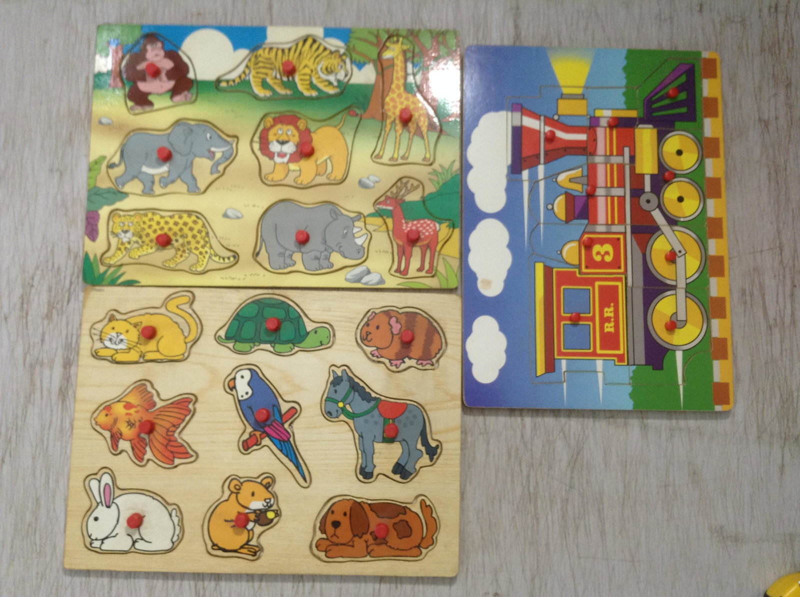 Lot of vintage wood puzzles: Lot of vintage wood puzzles