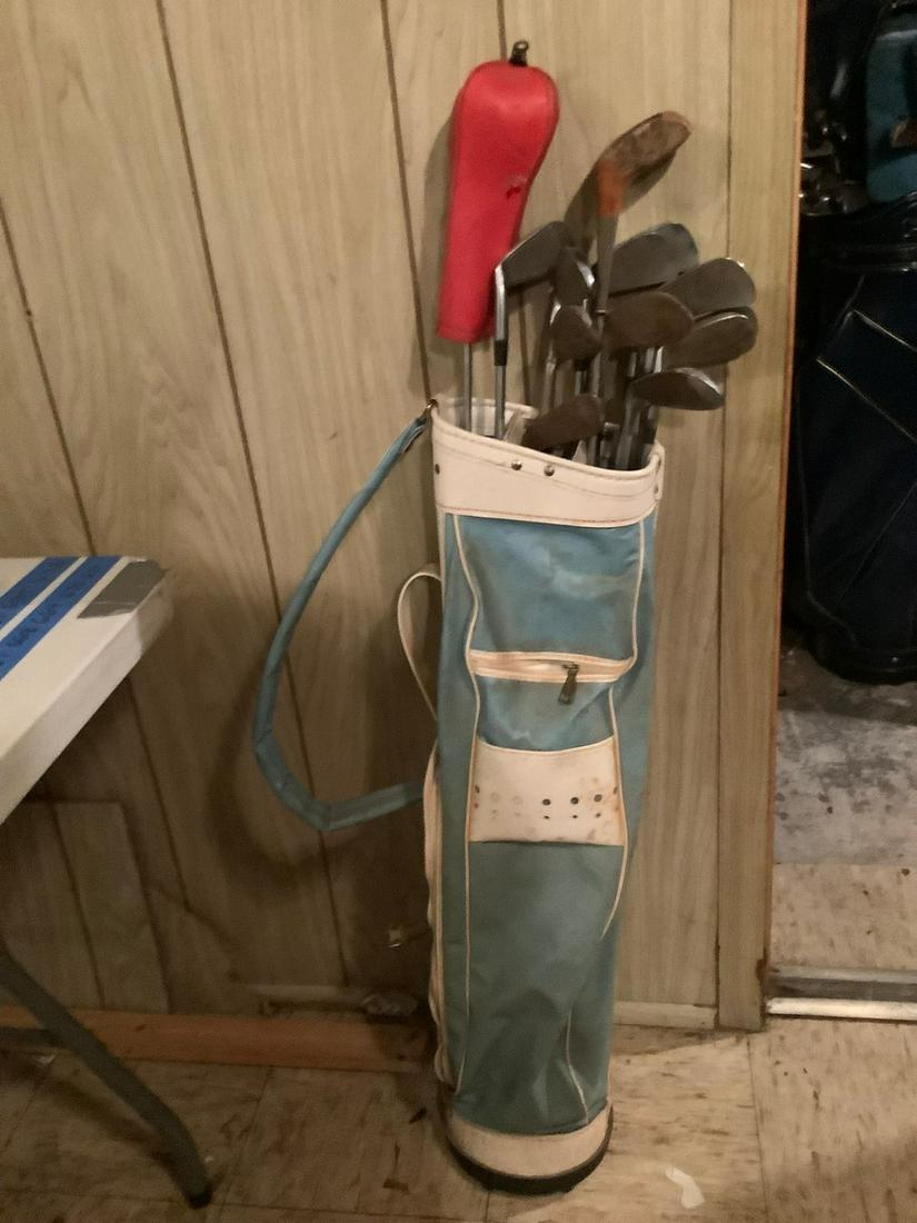 Spalding and other golf clubs in bag: Spalding and other golf clubs in bag