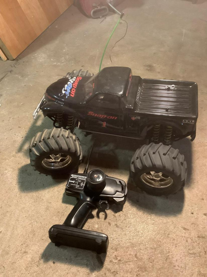 Nitro Powered snap on truck: Nitro Powered snap on truck