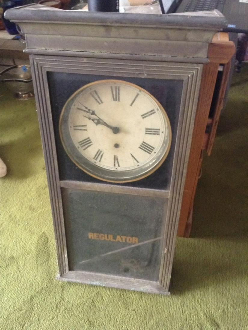 Regulator Clock: 31 x 14