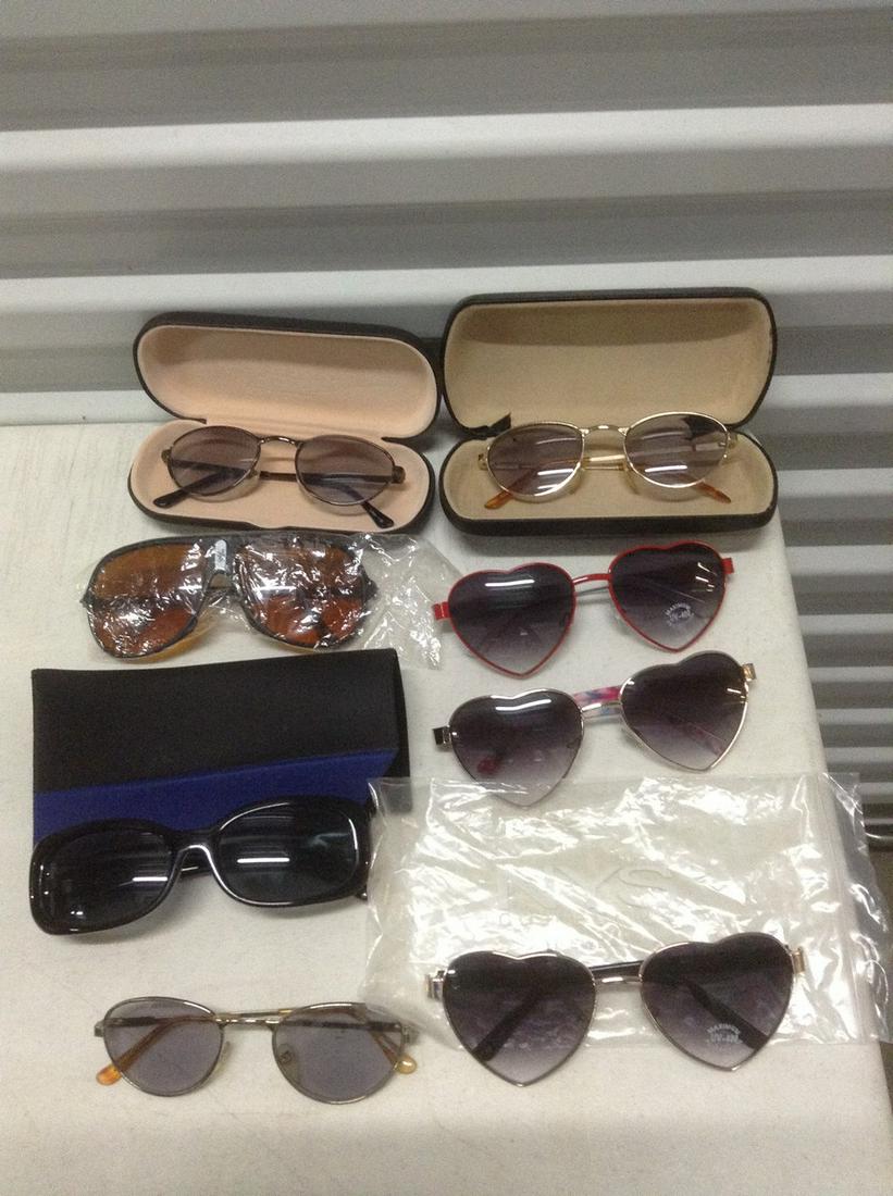 Large lot of Sunglasses and cases: Large lot of Sunglasses and cases
