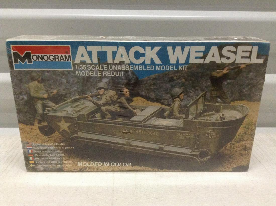 Sealed Mint in box Vintage Monogram Attack Weasel 1/35 (1 of 1)