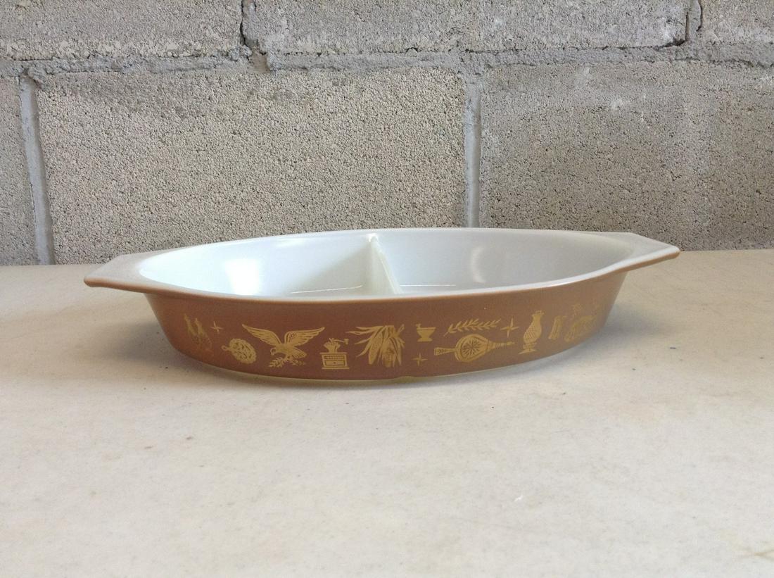 1 1/2 quart Pyrex tray 12"x8.5": 1 1/2 quart Pyrex tray 12"x8.5"