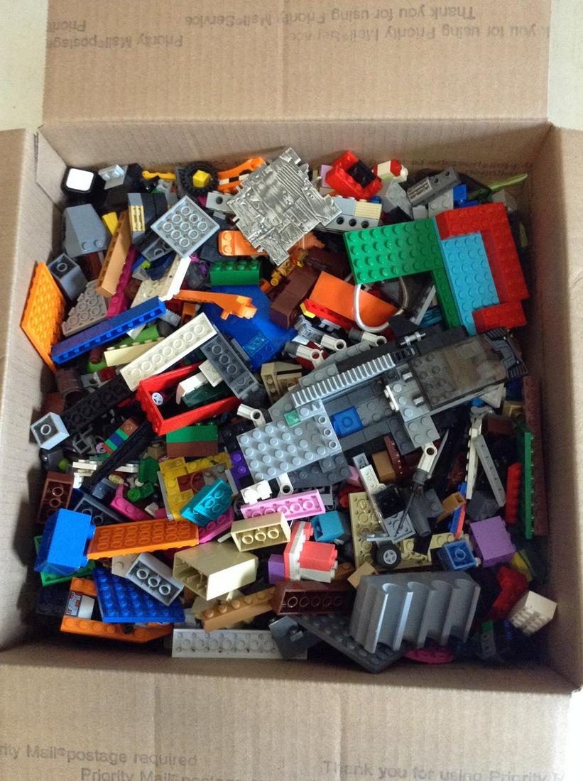 Large lot of Legos: Large lot of Legos