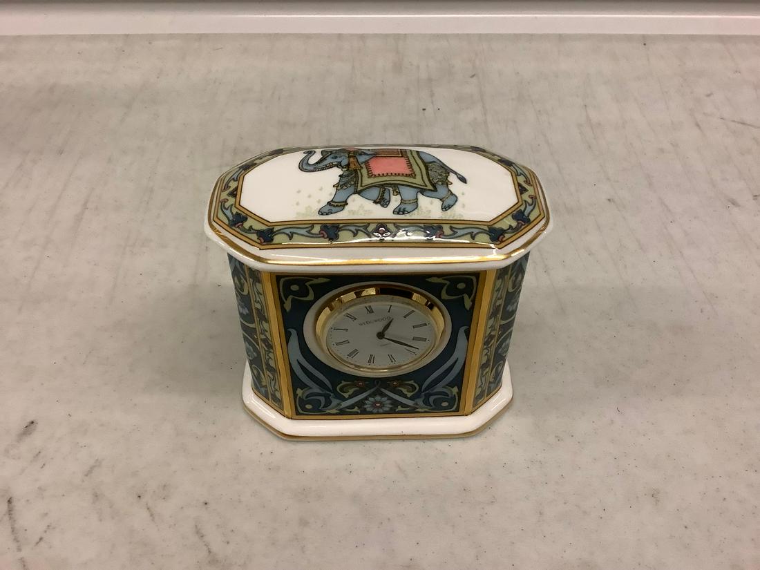 Wedgewood quartz clock 3inch tall: Wedgewood quartz clock 3inch tall