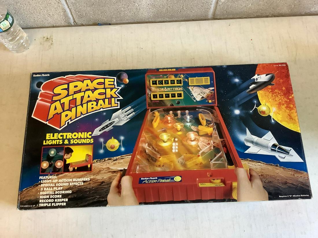 Space Attack Pinball in box (1 of 1)