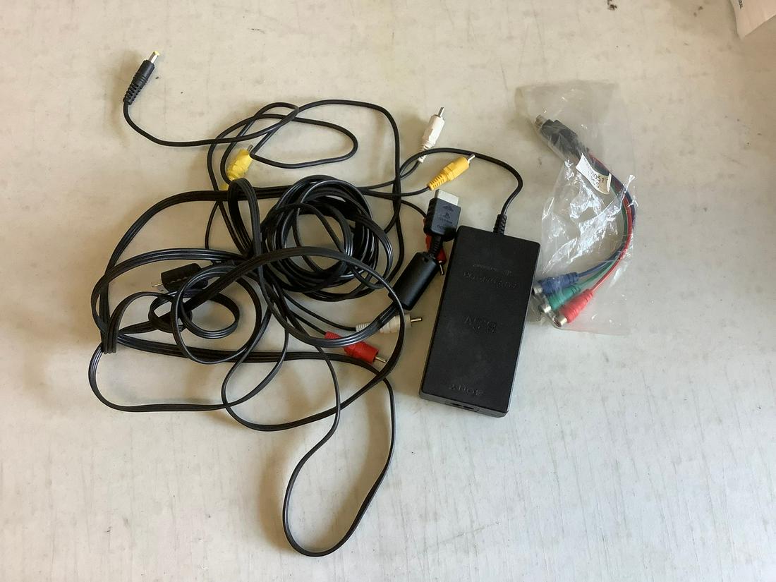 Sony Playstation cables and adapter (1 of 1)