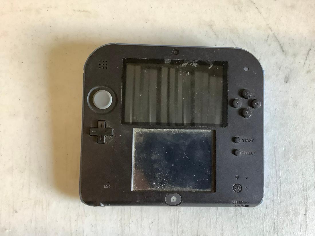 Nintendo 2DS: Nintendo 2DS