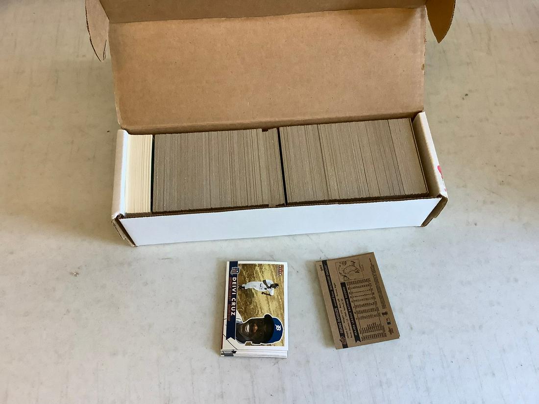 Large lot of 2001 Baseball cards (1 of 1)