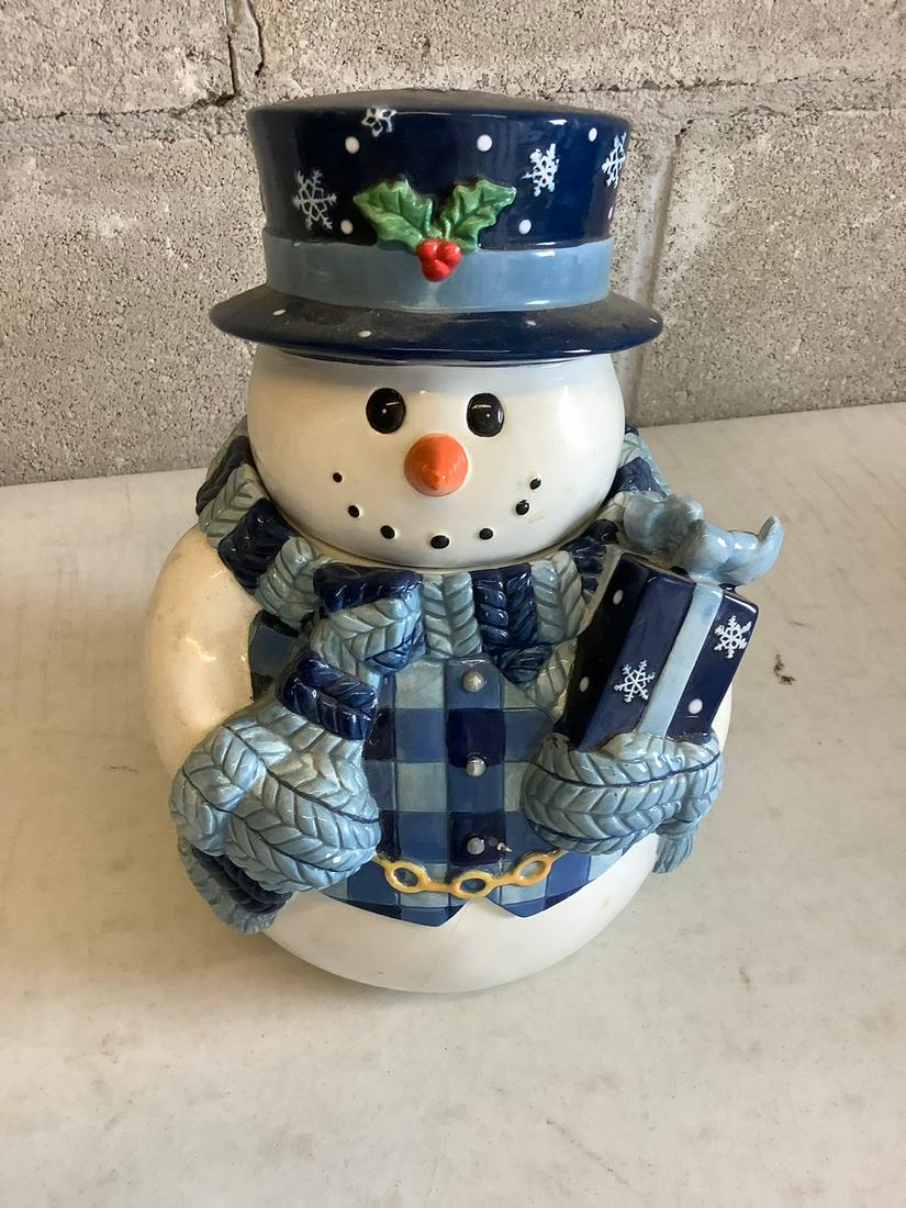 Mercuries China Snowman cookie jar (1 of 1)